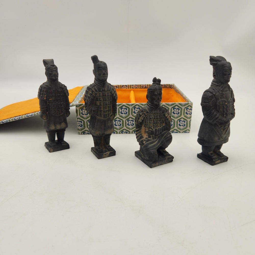 Vintage Chinese Terracotta Army Warrior Figurine Set 4 Piece with Display Box